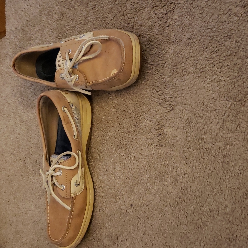 Blue sperry size 8